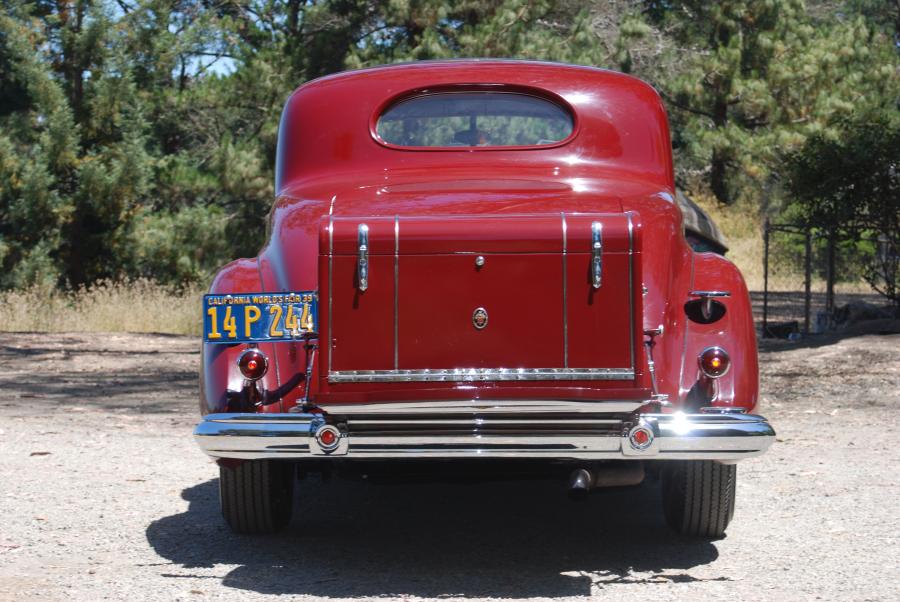  Packard Twelve 2/4-Passenger Coupe 1939 года  (фото 4 из 12)